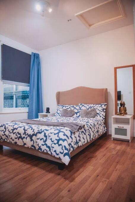 3 Bed Flat With Balcony Central London Ngoại thất bức ảnh